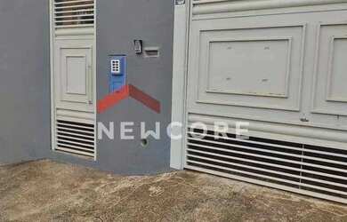 Imagem: A casa possui 3 Dormitórios, 1 Banheiro, 1 Vaga na garagem