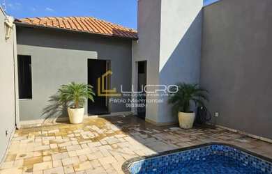 Imagem 8: Casa com piscina para venda com 180 m² e 1 quarto em Jarim Carolina, Bauru - SP