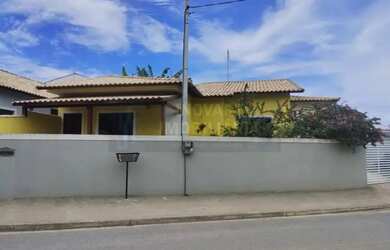 Imagem: A casa possui 2 Dormitórios, 2 Banheiros, 1 Vaga na garagem