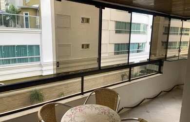 Imagem: O apartamento possui 2 Dormitórios, Acomodam 8 pessoas e 1