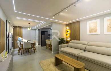 Imagem: A casa possui 3 Dormitórios, 3 Banheiros, 2 Vagas na garagem