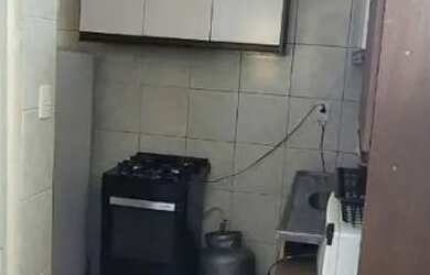 Imagem: O apartamento possui 2 Dormitórios, 1 Banheiro, 1 Vaga na garagem