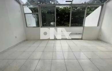 Imagem: O depósito possui 50m² de Área e está localizado em Barra