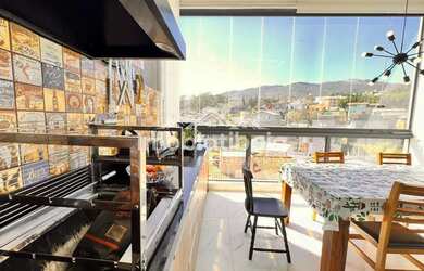 Imagem: A casa possui 3 Dormitórios, 1 Banheiro, 2 Vagas na garagem