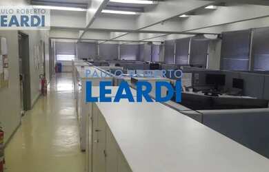 Imagem: O depósito possui 5 Vagas na garagem, 416m² de Área e está