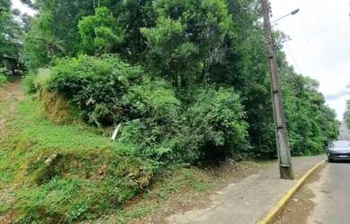 Imagem: O terreno possui 1.027m² de Área e está localizado em Dutra