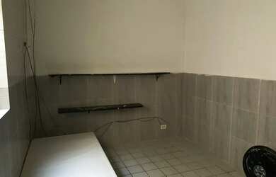 Imagem: O apartamento possui 2 Dormitórios, 1 Banheiro, 2 Vagas na