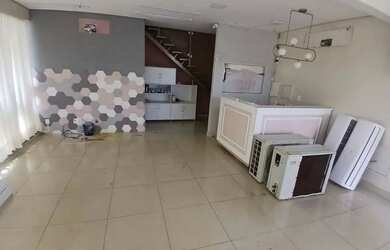 Imagem: O depósito possui 1 Vaga na garagem e 50m² de Área e está