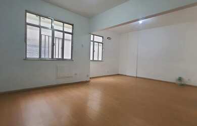 Imagem: O apartamento possui 1 Dormitório, 1 Banheiro, 32m² de Área