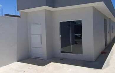 Imagem: A casa à venda possui 2 Dormitórios, 2 Banheiros, 2 Vagas