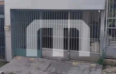 Imagem: A casa possui 2 Dormitórios, 2 Banheiros, 1 Vaga na garagem