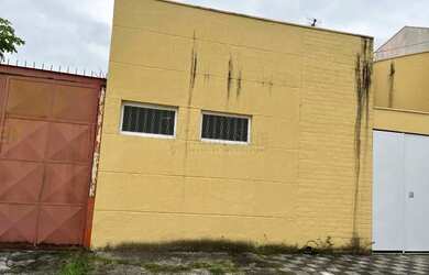 Imagem: A casa possui 3 Dormitórios, 2 Banheiros, 118m² de Área