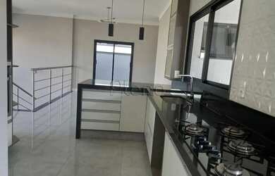 Imagem 14: Casa à Venda no Condomínio Portal do Jequitibá em Valinhos, no bairro...