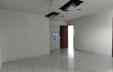 Imagem: O apartamento possui 3 Dormitórios, 1 Banheiro, 1 Vaga na garagem