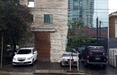 Imagem: A casa possui 1 Dormitório, 5 Banheiros, 4 Vagas na garagem