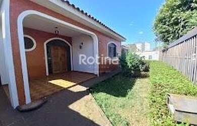 Imagem: A casa possui 5 Dormitórios, 4 Banheiros, 3 Vagas na garagem