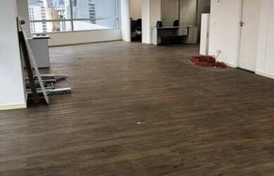 Imagem: O depósito possui 2 Vagas na garagem, 82m² de Área e está