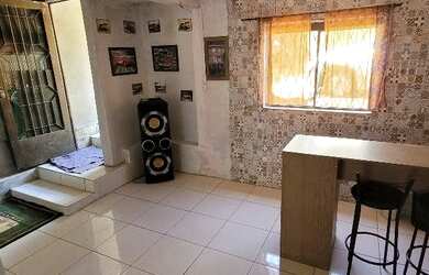 Imagem: A casa possui 5 Dormitórios, 3 Banheiros, 4 Vagas na garagem