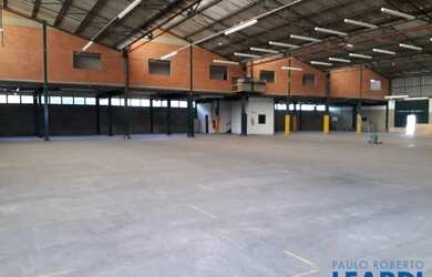 Imagem: O depósito para alugar possui 5 Vagas na garagem e 2686m²