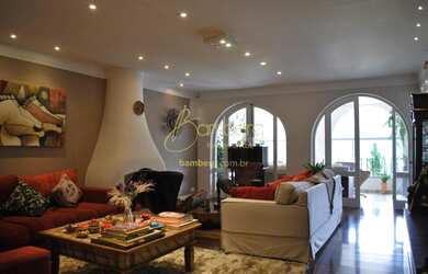 Imagem: A casa em condomínio possui 4 Dormitórios, 5 Banheiros, 5