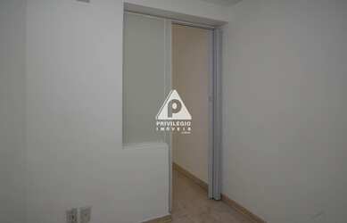 Imagem: O depósito possui 1 Vaga na garagem, 25m² de Área e está