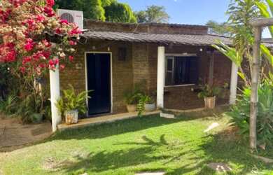 Imagem: A casa em condomínio possui 3 Dormitórios, 2 Banheiros, 2