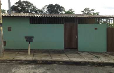 Imagem: A casa possui 2 Dormitórios, 1 Banheiro, 5 Vagas na garagem