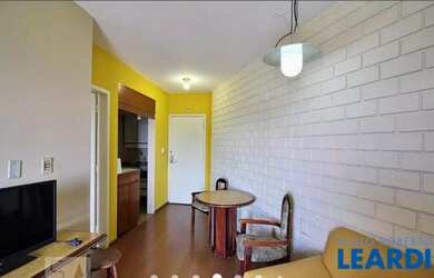 Imagem: O studio possui 1 Dormitório, 1 Banheiro, 1 Vaga na garagem