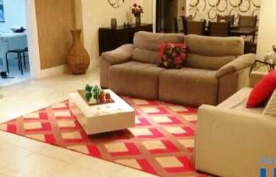 Imagem: O apartamento possui 3 Dormitórios, 1 Banheiro, 3 Vagas na