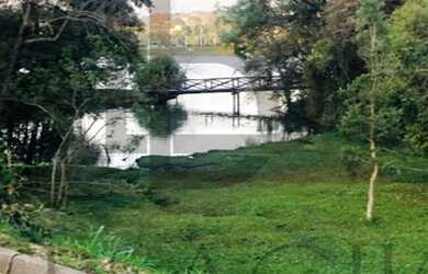 Imagem: O terreno possui 3.740m² de Área e está localizado em Colinas