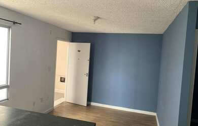 Imagem: O apartamento possui 2 Dormitórios, 1 Banheiro, 1 Vaga na garagem