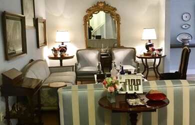 Imagem: A casa possui 3 Dormitórios, 3 Banheiros, 2 Vagas na garagem