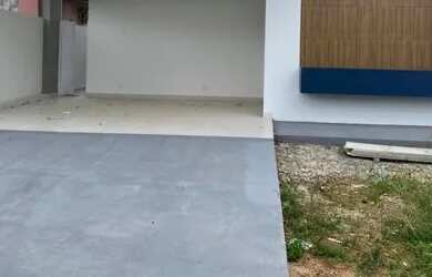 Imagem: A casa em condomínio possui 3 Dormitórios, 2 Banheiros, 2