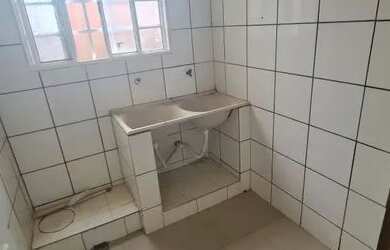 Imagem: A casa possui 2 Dormitórios, 1 Banheiro, 1 Vaga na garagem