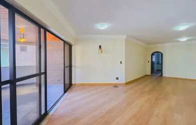 Imagem: O apartamento possui 1 Dormitório, 5 Banheiros, 2 Vagas na