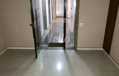 Imagem: O depósito para alugar possui 2 Vagas na garagem e 108m² de