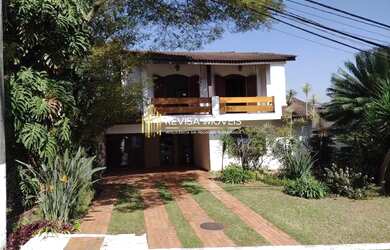 Imagem: A casa em condomínio possui 1 Dormitório, 4 Banheiros, 4 Vagas