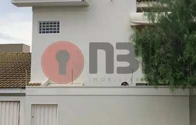 Imagem: A casa possui 3 Dormitórios, 5 Banheiros, 5 Vagas na garagem