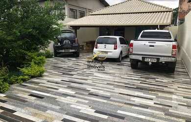 Imagem: A casa possui 2 Dormitórios, 1 Banheiro, 5 Vagas na garagem