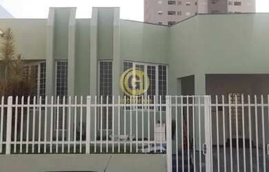 Imagem: A casa possui 3 Dormitórios, 3 Banheiros, 3 Vagas na garagem