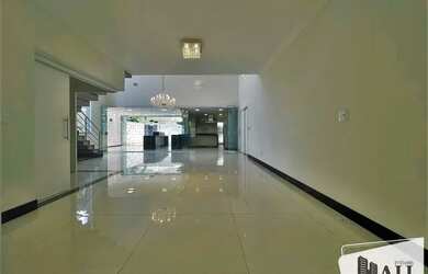 Imagem 2: Casa no Condomínio Eco Village II com 4 Quartos e 3 Vagas