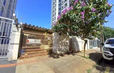 Imagem: A casa possui 5 Dormitórios, 4 Banheiros, 5 Vagas na garagem