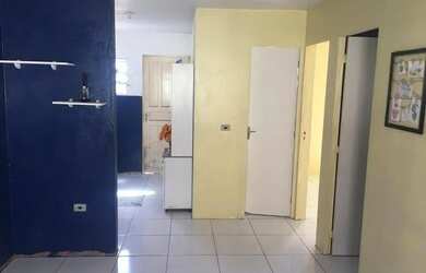 Imagem: A casa possui 2 Dormitórios, 1 Banheiro, 1 Vaga na garagem