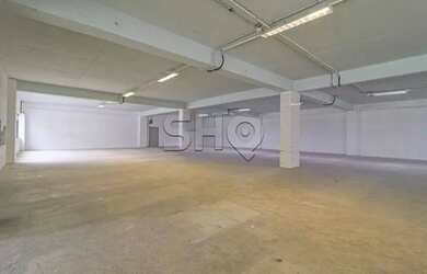 Imagem: O depósito possui 5 Vagas na garagem e 3614m² de Área e está