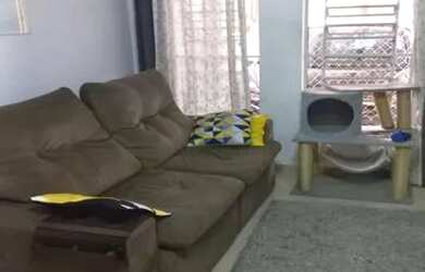 Imagem: A casa possui 3 Dormitórios, 2 Banheiros, 1 Vaga na garagem