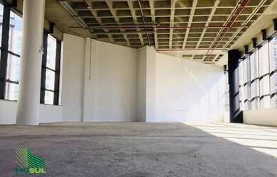 Imagem: O depósito possui 210m² de Área e está localizado em Lourdes