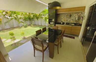 Imagem: A casa em condomínio possui 3 Dormitórios, 3 Banheiros e 2