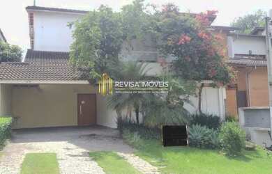 Imagem: A casa em condomínio possui 4 Dormitórios, 5 Banheiros, 2