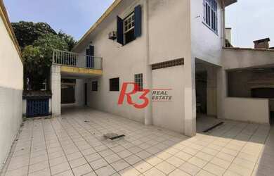 Imagem: A casa possui 3 Dormitórios, 4 Banheiros, 2 Vagas na garagem