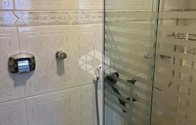 Imagem 12: Apartamento de 113m2, living em 3 ambientes cercado por jardim de inverno